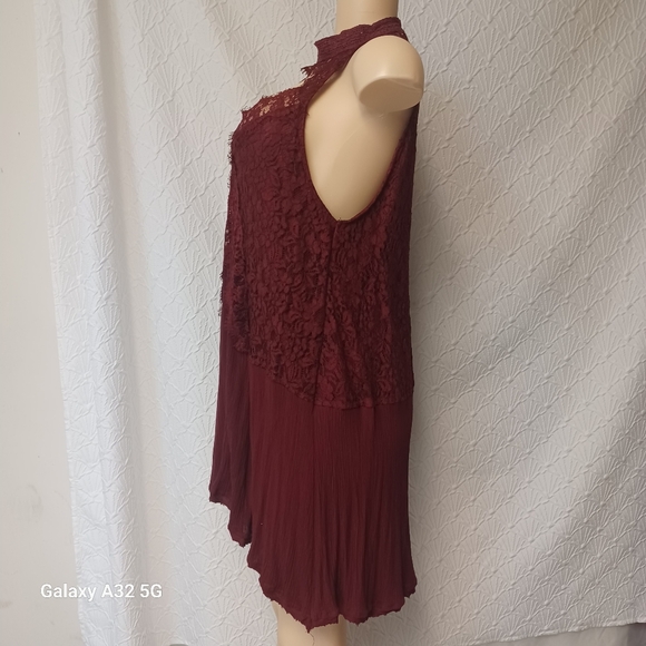 Onetheland Women Size L DRESS Burgundy Lace Halter Dress - Picture 9 of 16